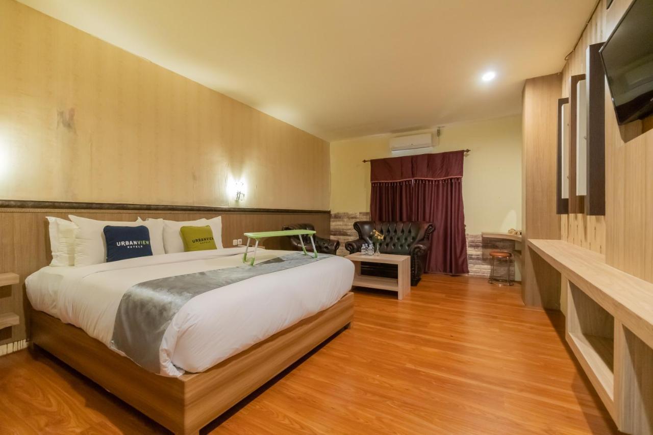 Urbanview Hotel Best Skip Palembang Eksteriør bilde
