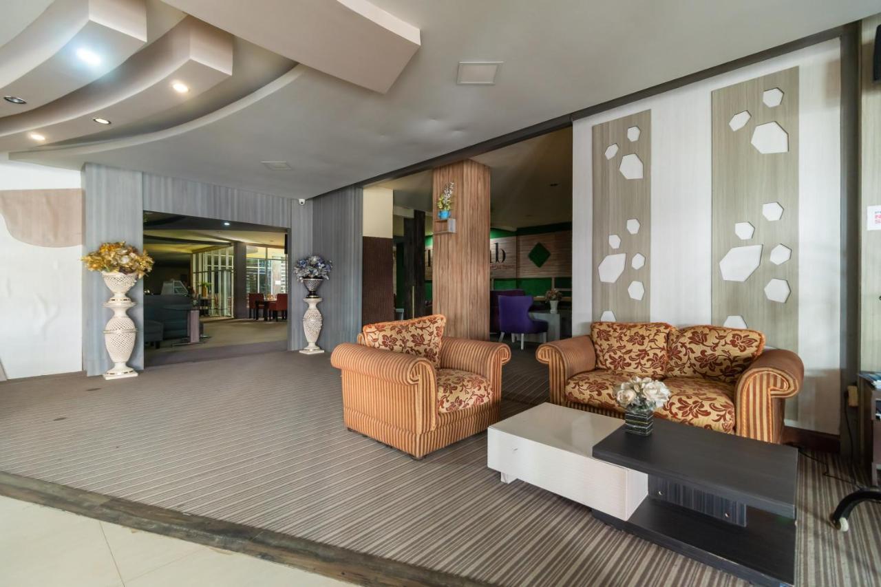 Urbanview Hotel Best Skip Palembang Eksteriør bilde
