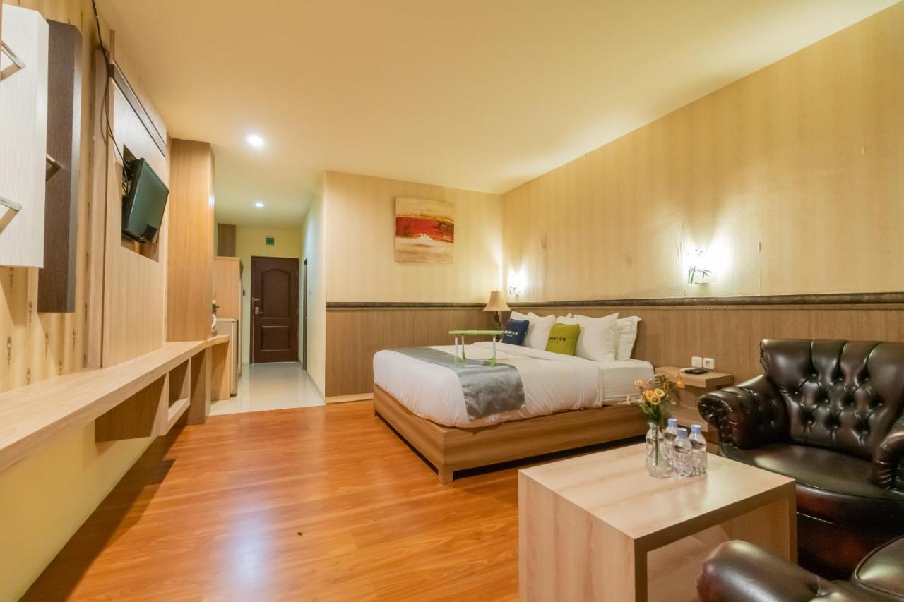 Urbanview Hotel Best Skip Palembang Eksteriør bilde