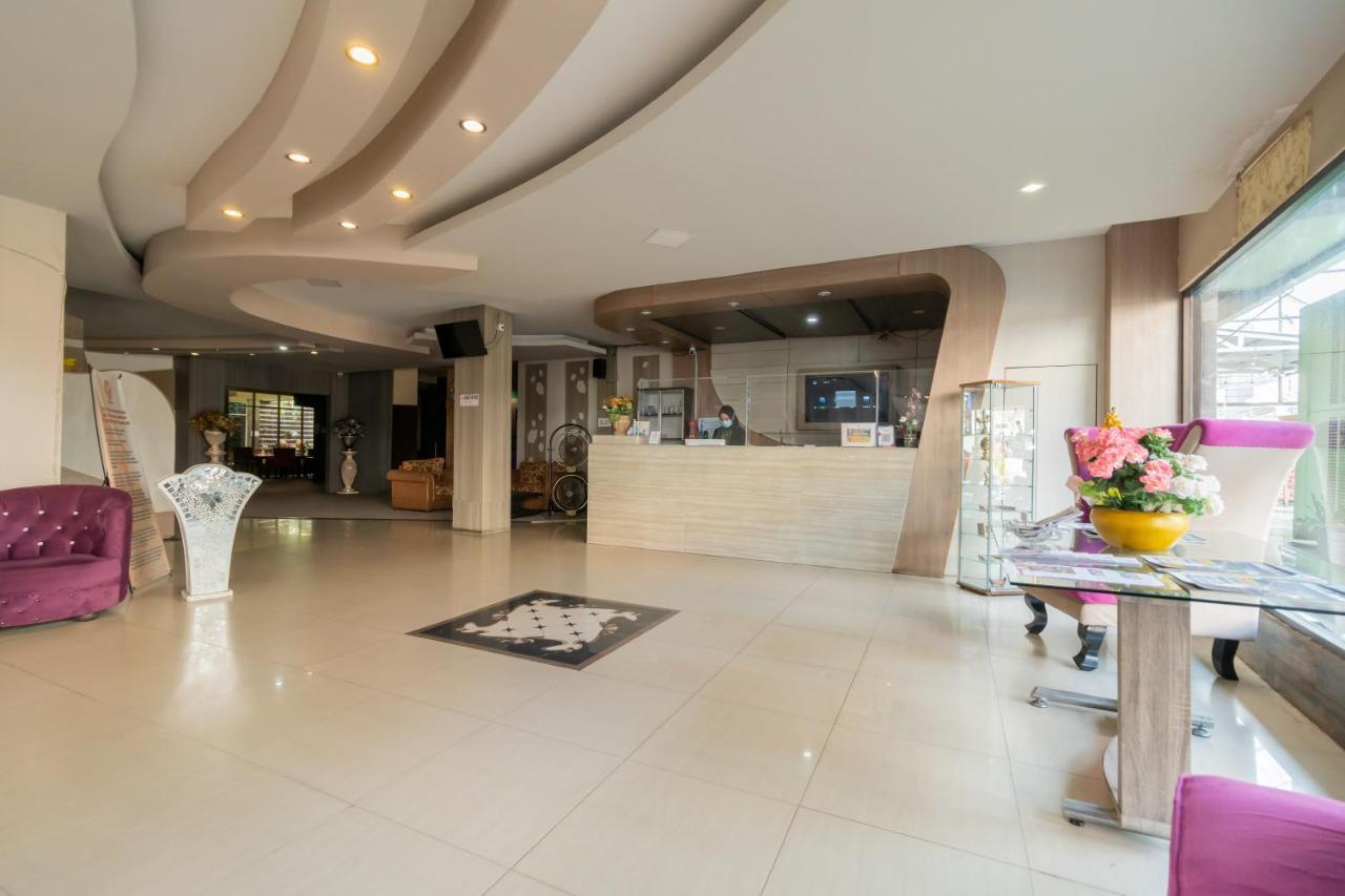 Urbanview Hotel Best Skip Palembang Eksteriør bilde